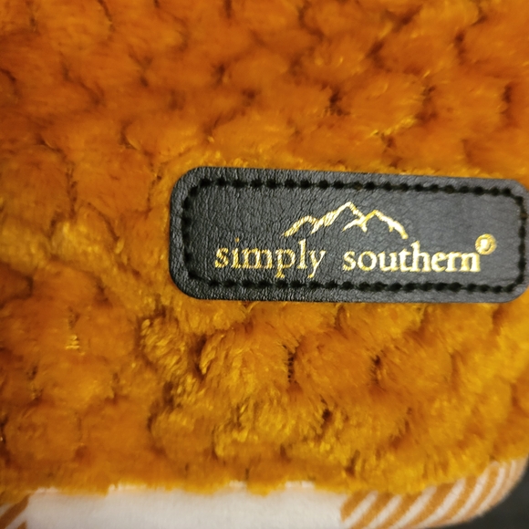 Simply Southern XL Textured Pullover in Mustard - Picture 2 of 9